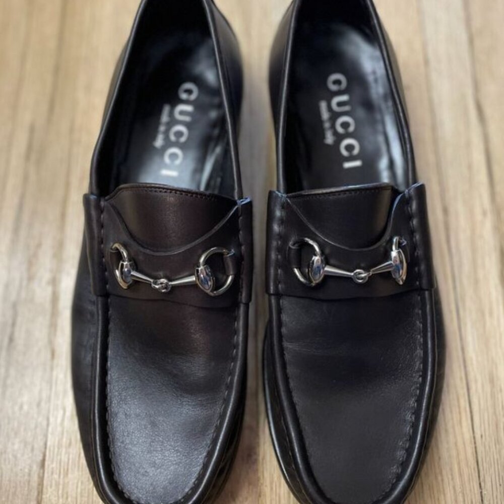 Men's Dark Brown Gucci Loafers with Silver Buckle - Size 8 - Great Condition